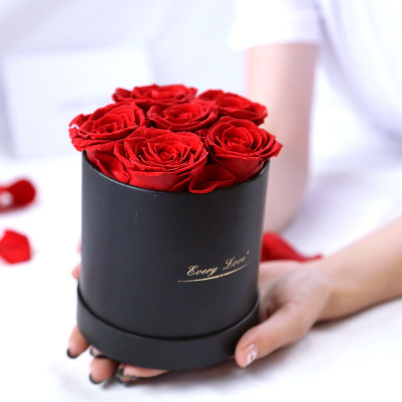 Luxusný box s večnými ružami – darček, ktorý vydrží 🌹✨