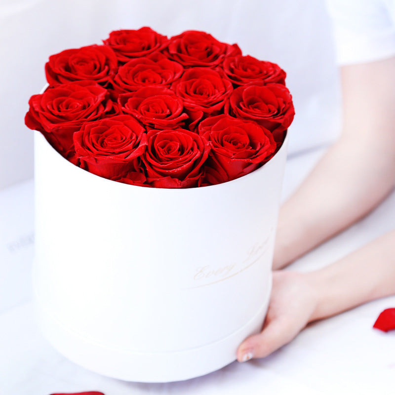 Luxusný box s večnými ružami – darček, ktorý vydrží 🌹✨