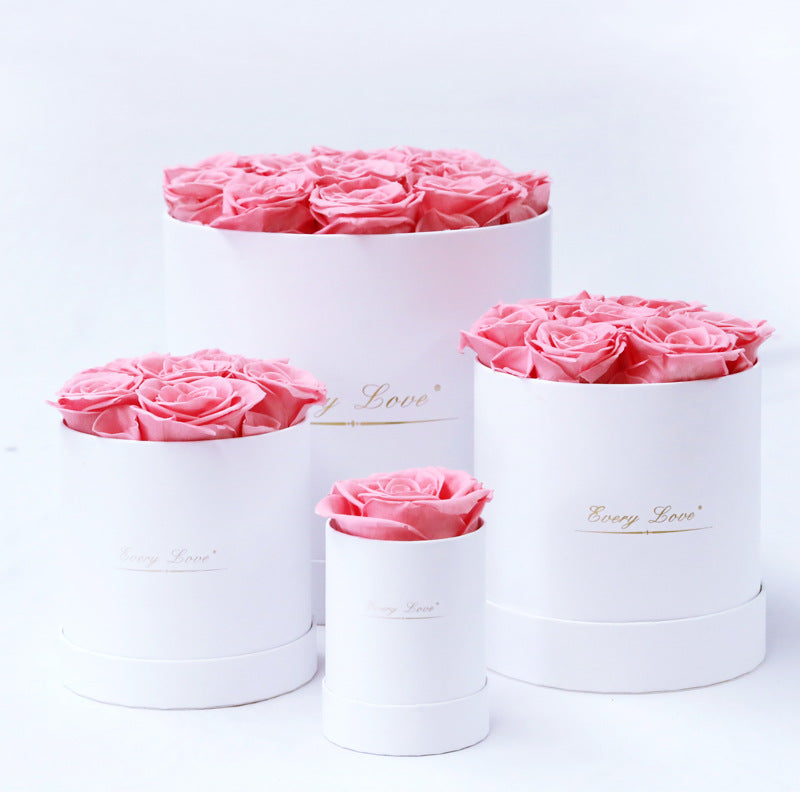 Luxusný box s večnými ružami – darček, ktorý vydrží 🌹✨