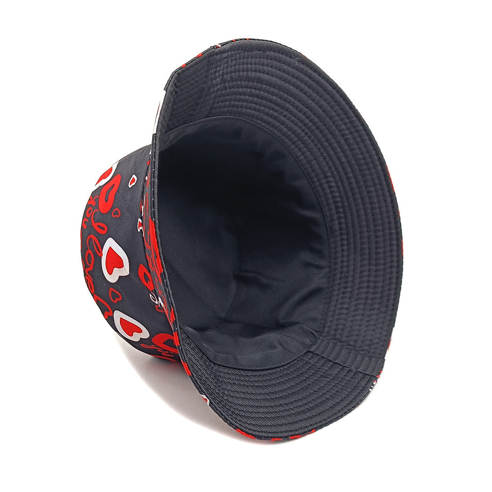 Bucket klobúk so srdiečkami – cute letný outfit ❤️